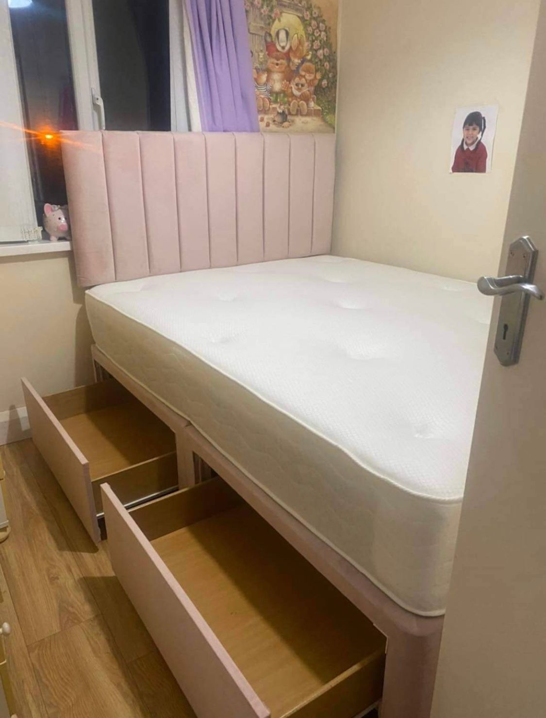 Panel divan beds