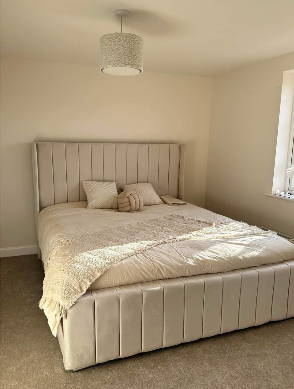 Indiana panel wingback (frame bed)