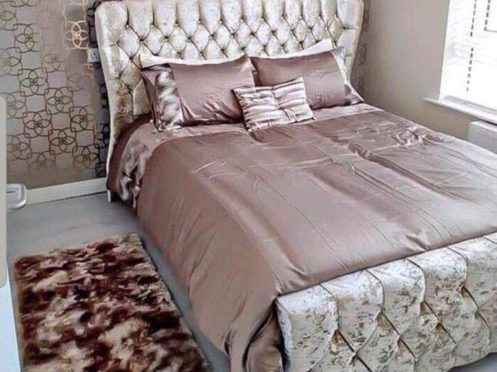 Oxford chesterfield wingback (frame bed)