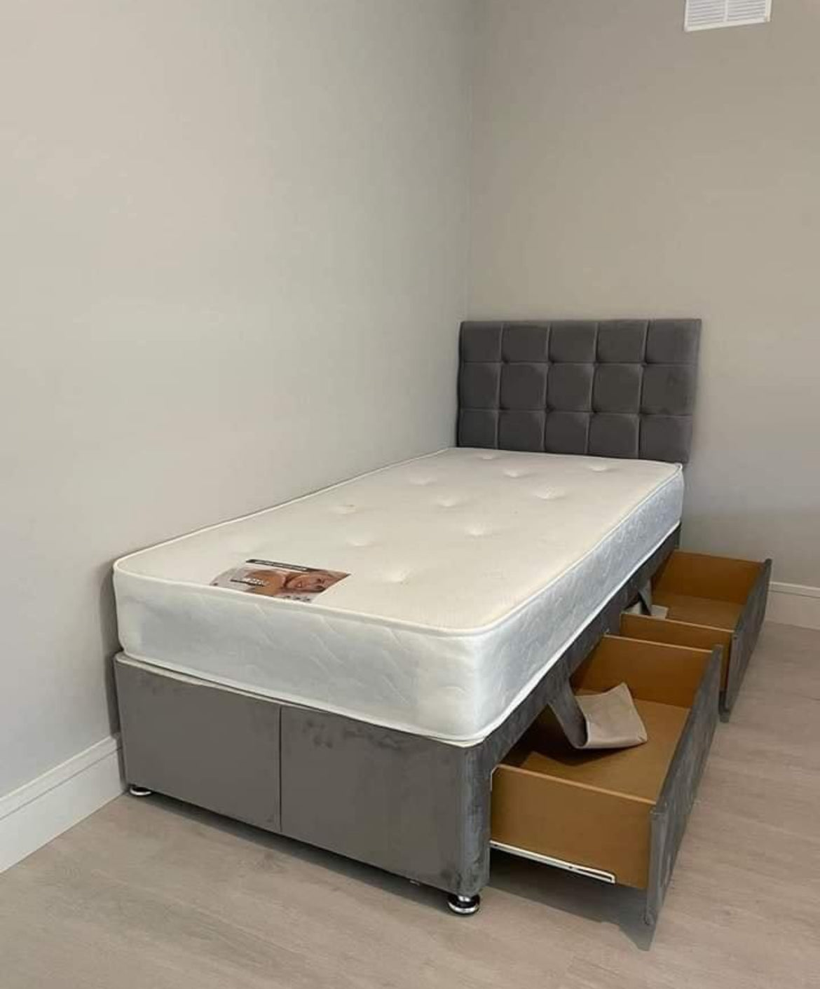 Classic divan beds
