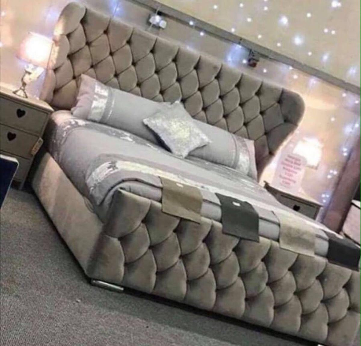 Oxford chesterfield wingback (frame bed)