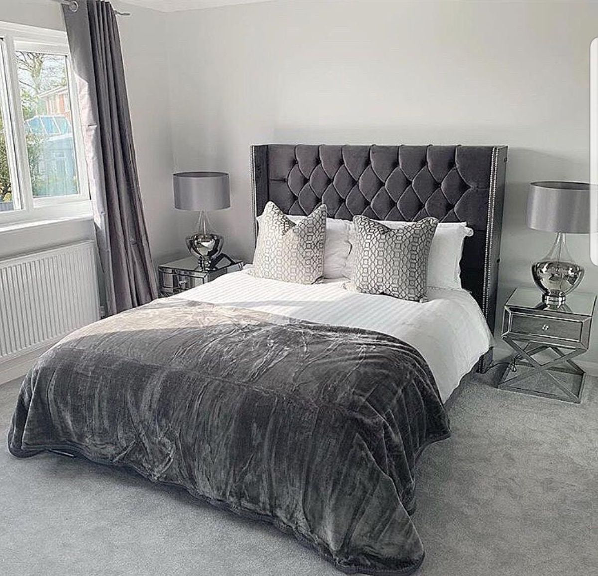 Indiana chesterfield wingback (frame bed)