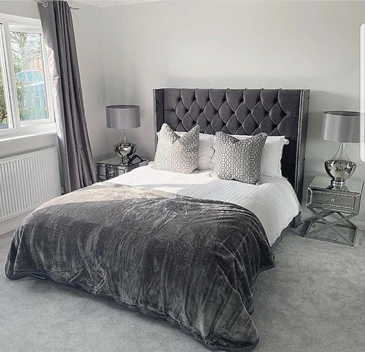 Indiana chesterfield wingback (frame bed)